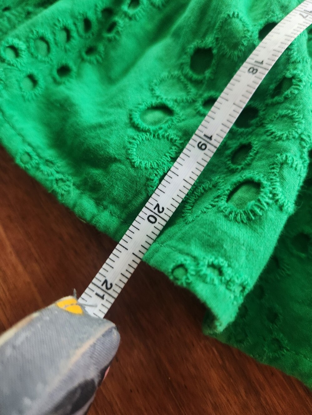 Sanctuary V-neck Green Top With 3/4 Length Sleeves; Size Medium - Picture 9 of 10